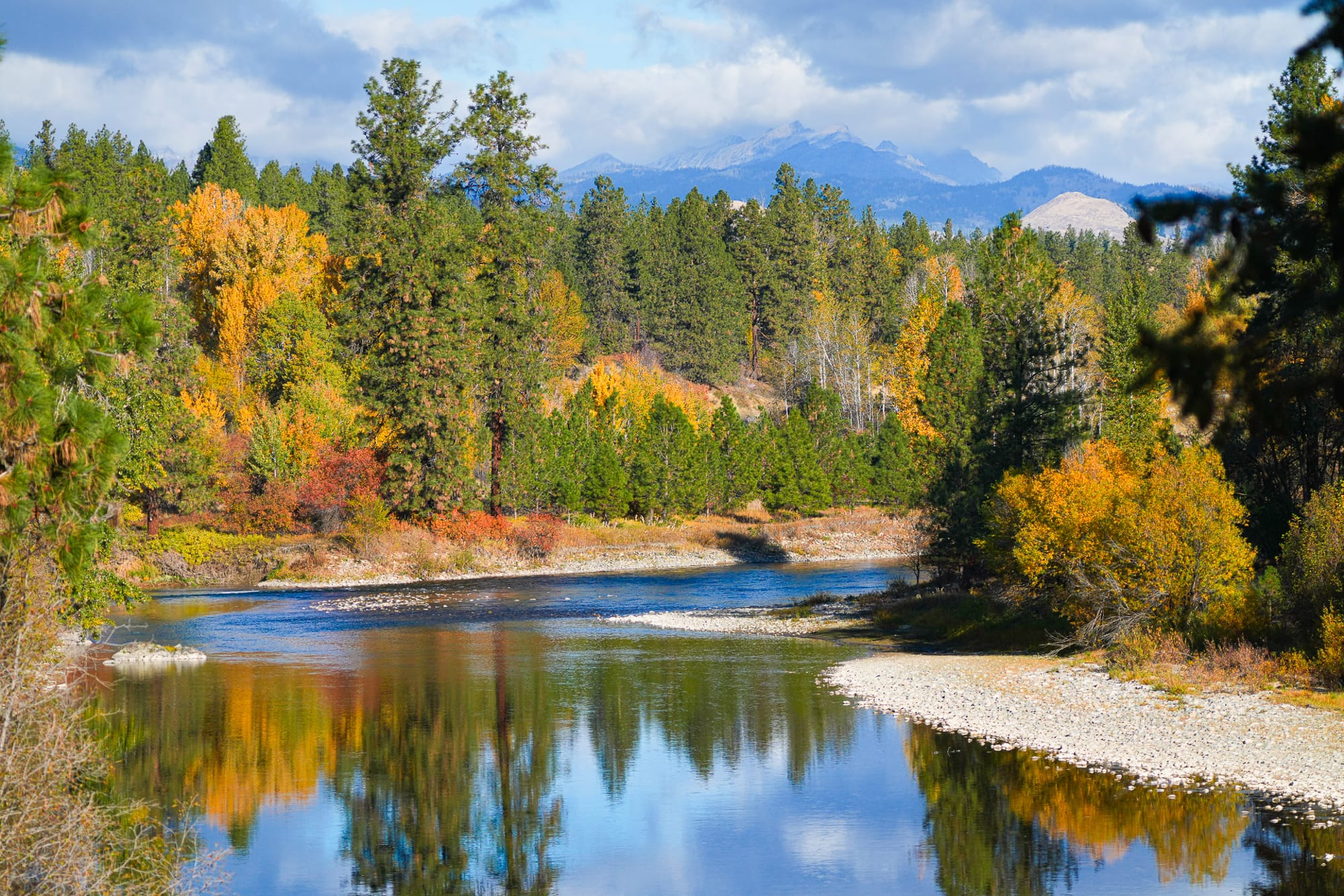 Methow River with fall colors